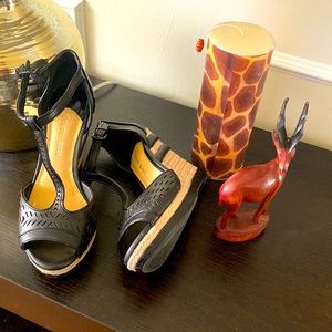 Gianni Bini Black Leather Wedges 8